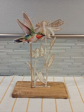 Laser-cut Hummingbird w/Flower Figurines